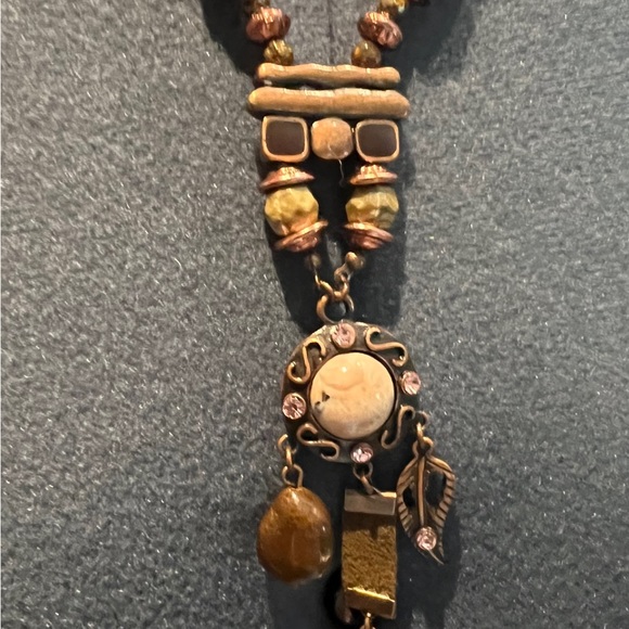 Erica Lyons Statement Necklace and Earrings - Picture 12 of 13